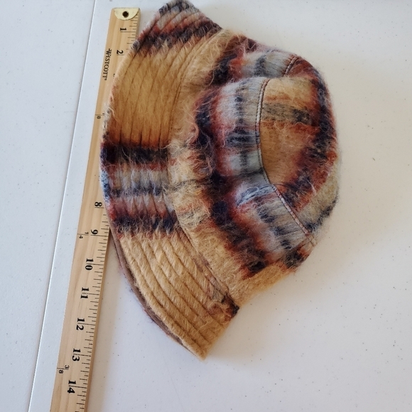 Steve Madden Wool Blend Bucket Hat One Size Plaid Cotton Lined Fuzzy - Picture 7 of 13